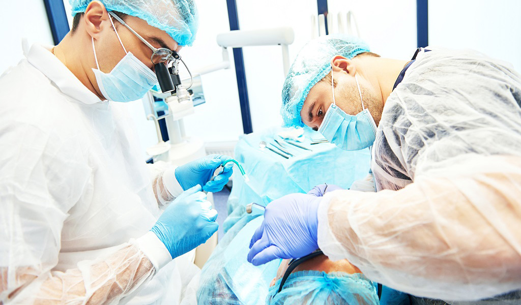 implantes dentales Santa Coloma de Gramenet